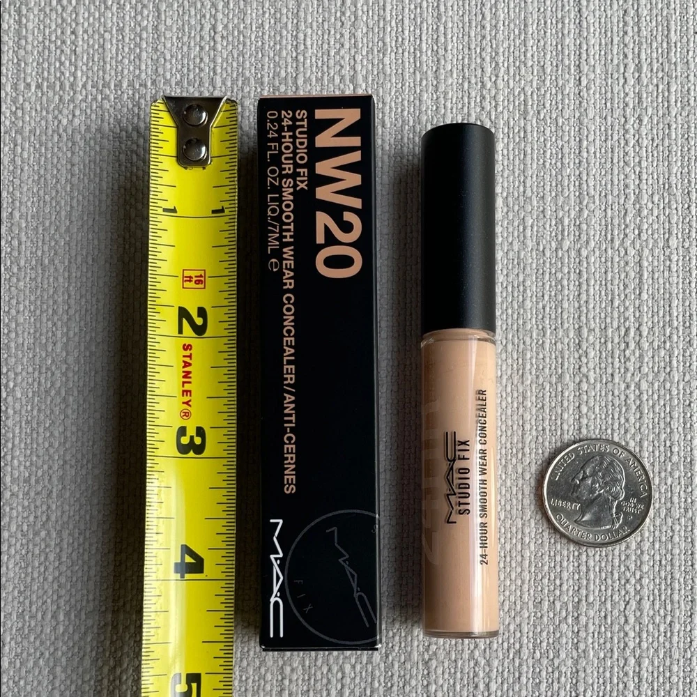 MAC Cosmetics Studio Fix 24-Hour Smooth Wear Concealer, 0.24oz - shade NW20